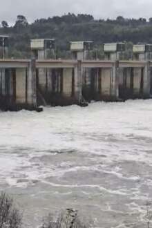 Barragem de Crestuma-Lever abre as oito comportas em descargas preventivas